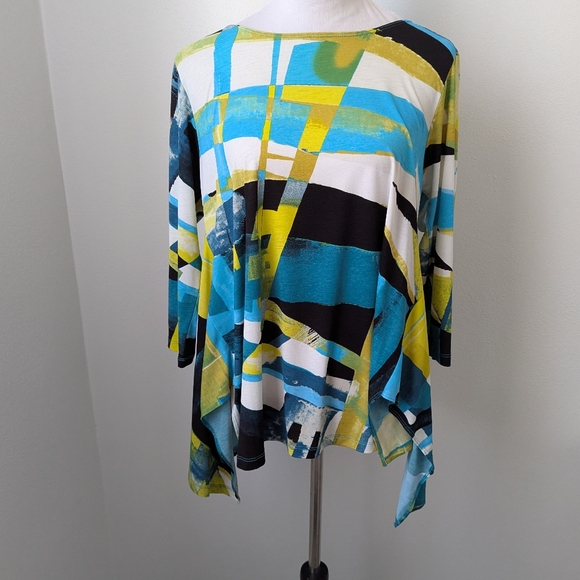 Comfy USA Vibrant 3/4 Sleeved Asymmetrical Top, Small - Picture 1 of 4